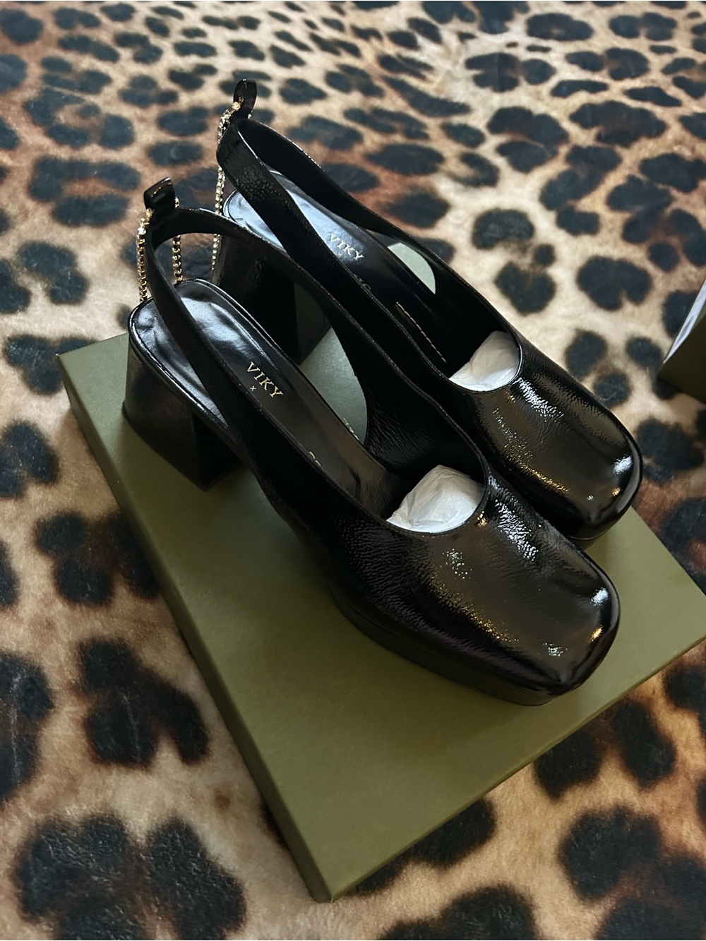 Maria Luca x Viky Patent Pump with Anklet
